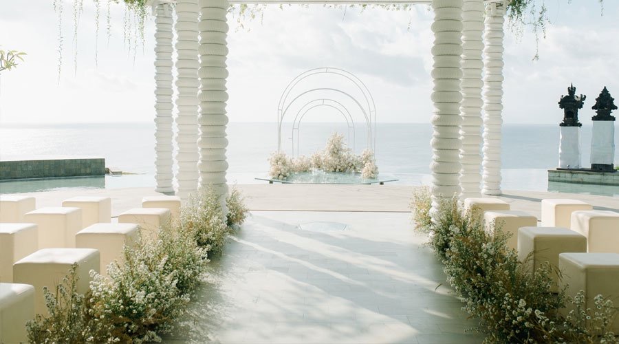 The glass Kamaratih chapel at Kamaya Bali on the Uluwatu cliff above the Indian Ocean