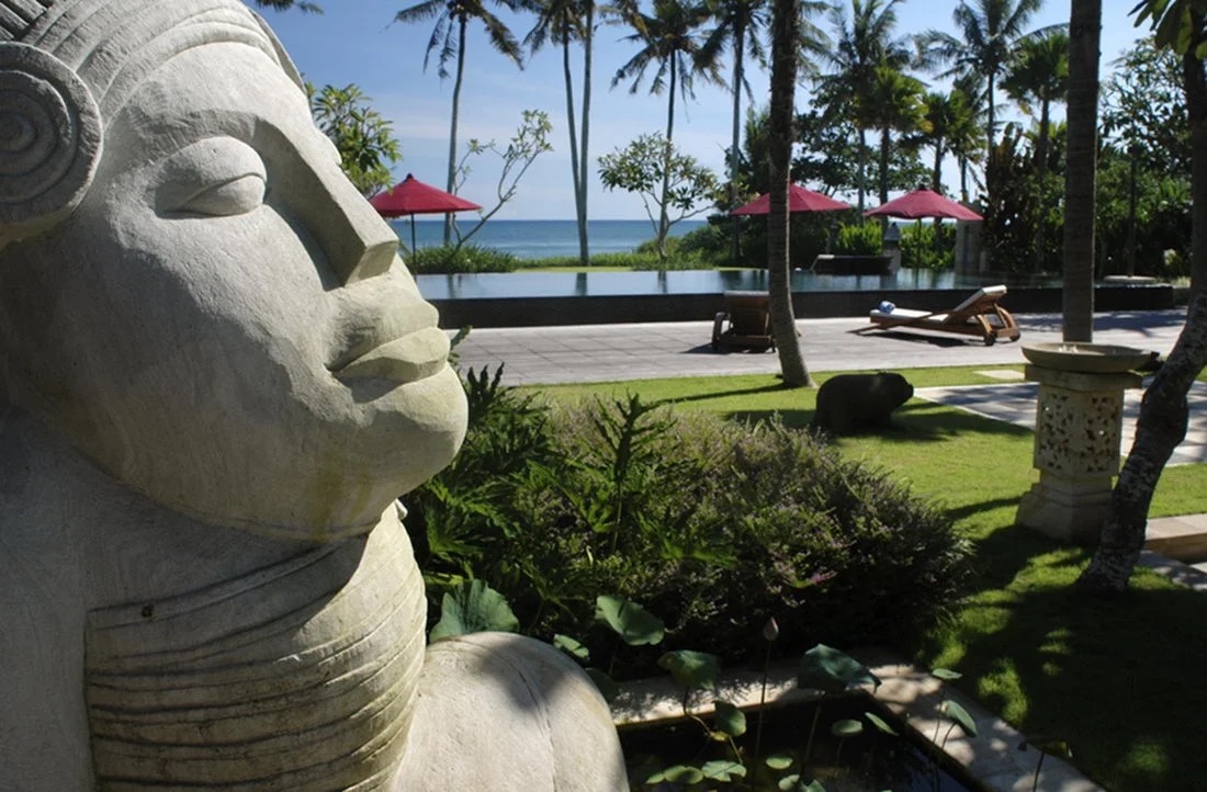 Beachfront garden and pavilions at Ombak Luwung on Nelayan Beach, Canggu