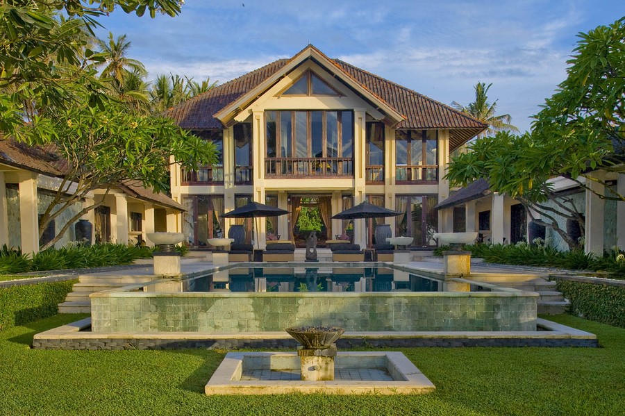 Villa Ylang Ylang facade and swimming pool at golden hour