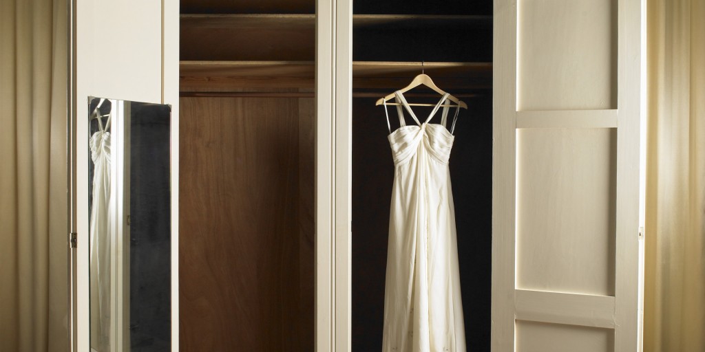 Transporting Your Wedding Attire 3 Ways Your Dress Can Travel